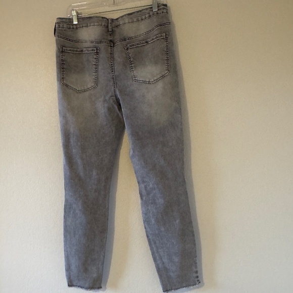 So High Rise Distressed Jeggings Raw Hem Gray Wash - Picture 2 of 9